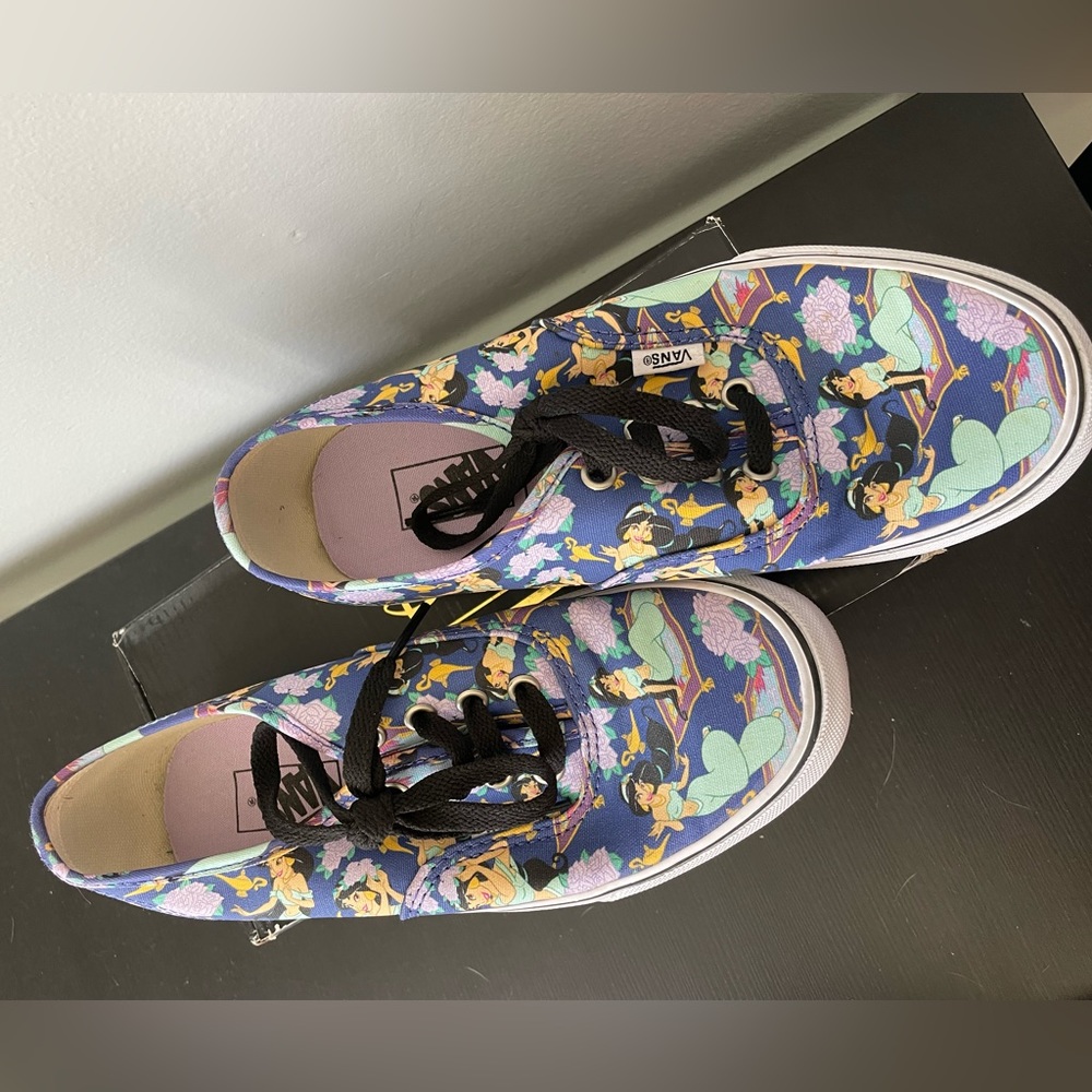 Rare Disney Vans - Jasmine Edition - Picture 4 of 7